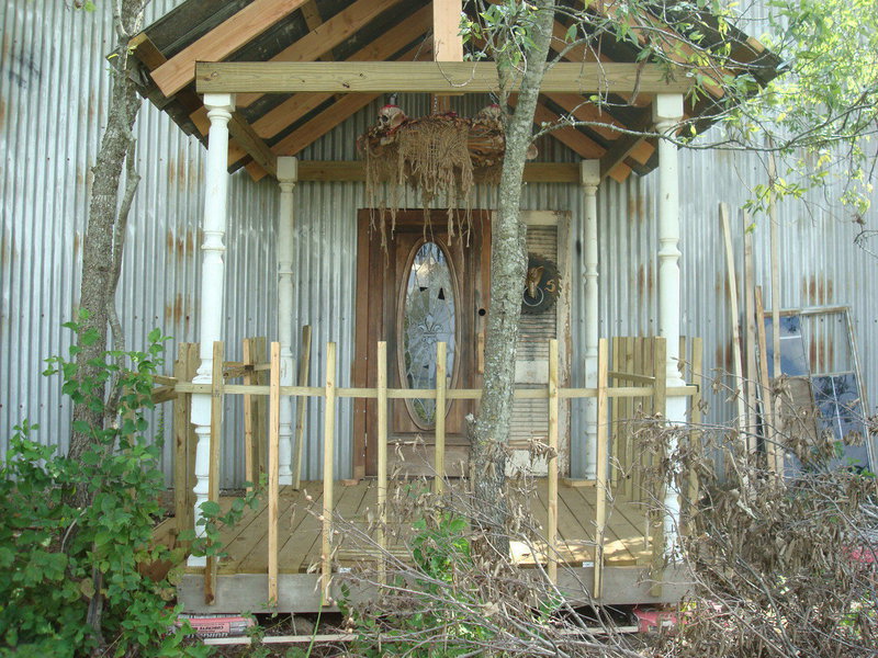 Image: Please come in — Visitors are welcomed to Drucilla Stroud’s mansion