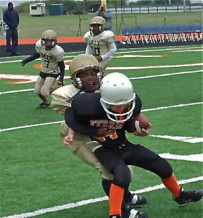 Image: Kendrick hangs on