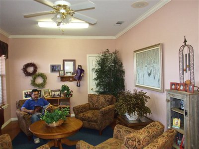 Image: Relax while you wait — In the reception area of Italy Dental read a magazine or chat with friends and family members.