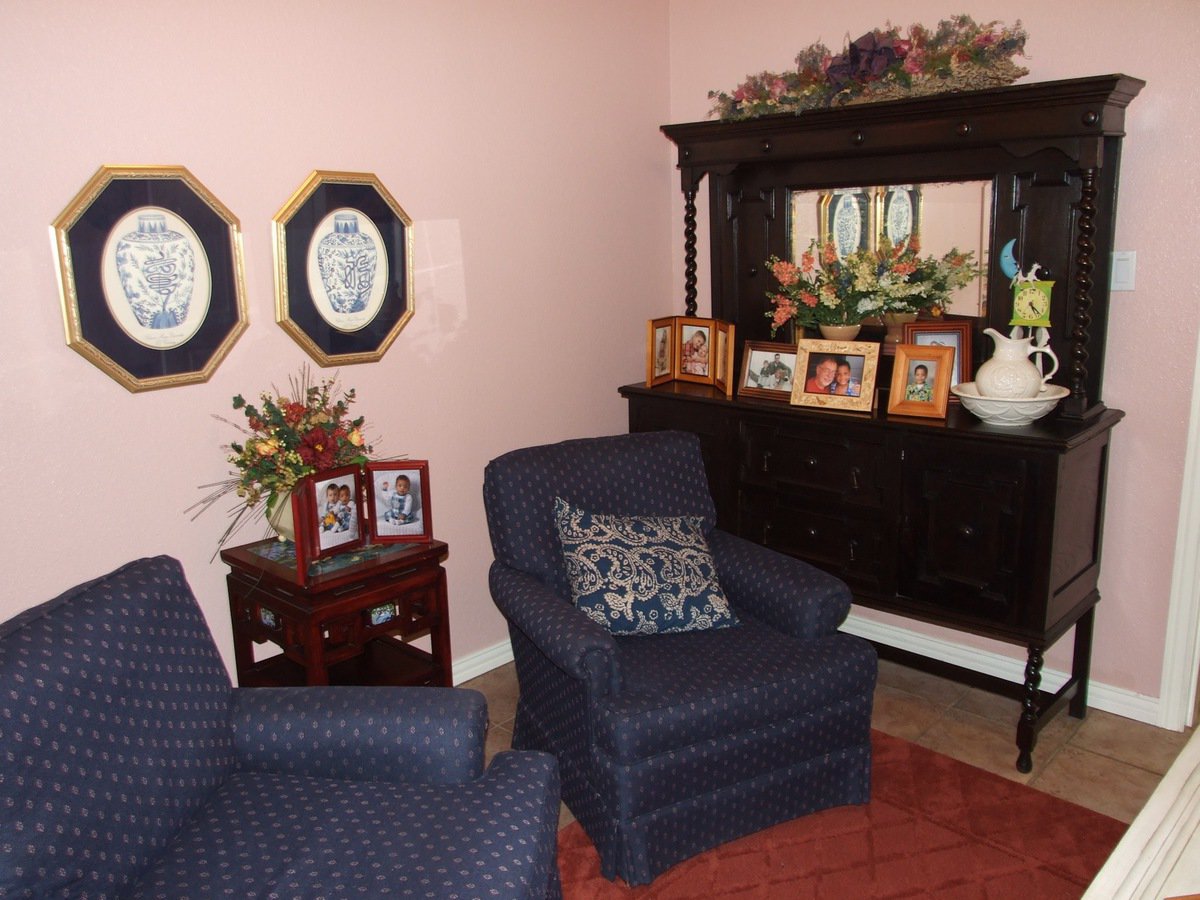 Image: Serene sitting areas — Italy Dental offers serene and relaxing settings so patients and family members are comfortble during their dental visit.