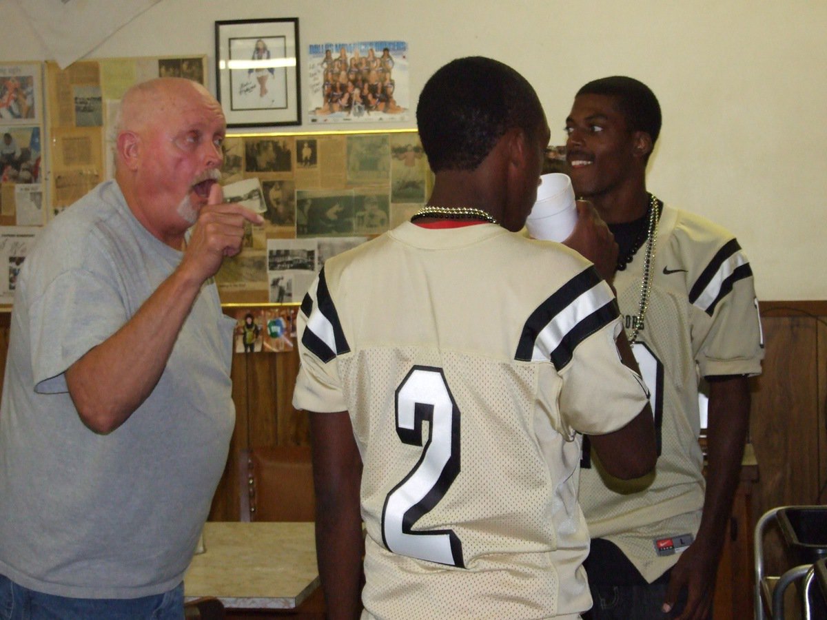 Image: Bobby inspires — Bobby Itson tells them like it is.