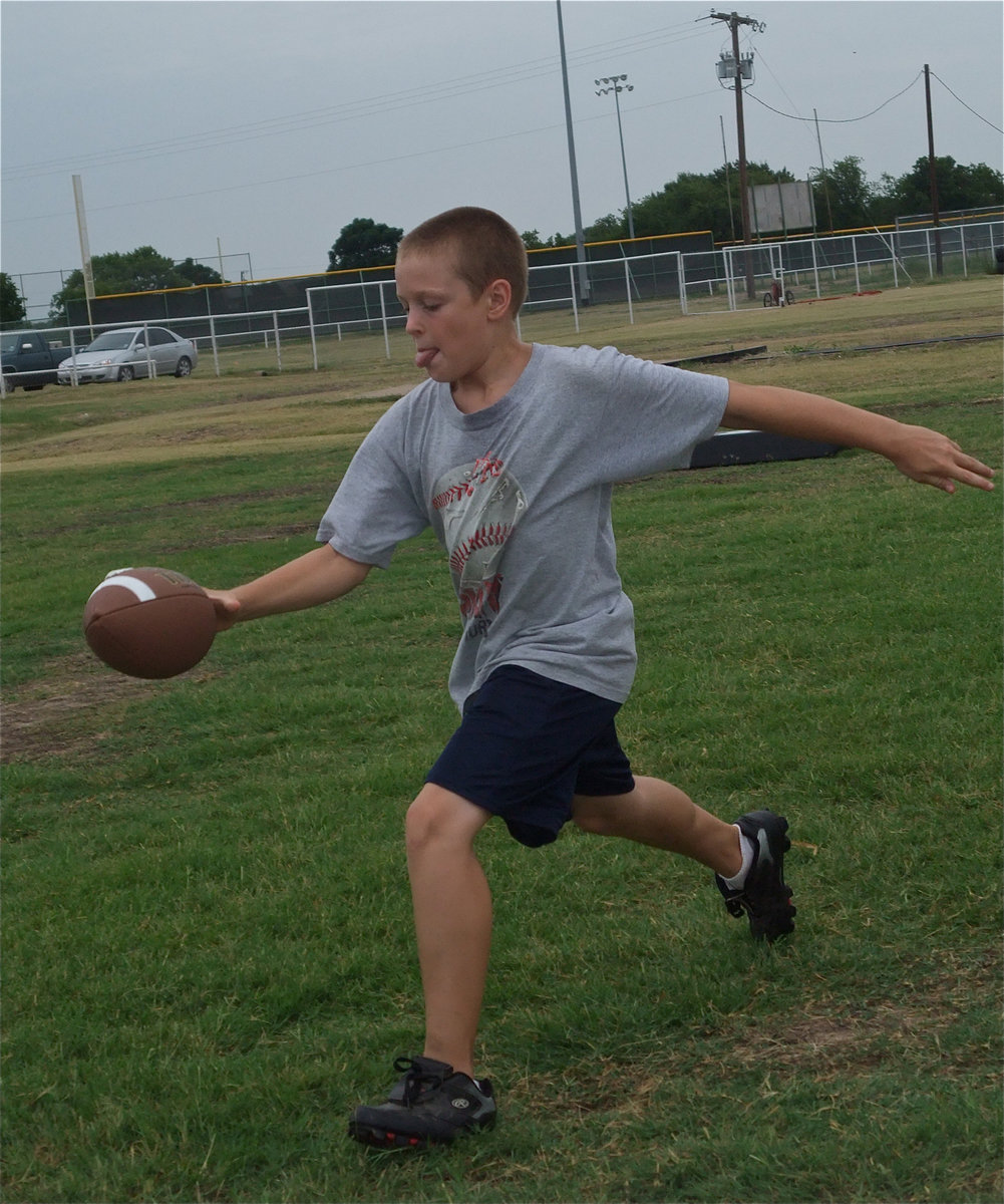 Image: Clay Riddle punts