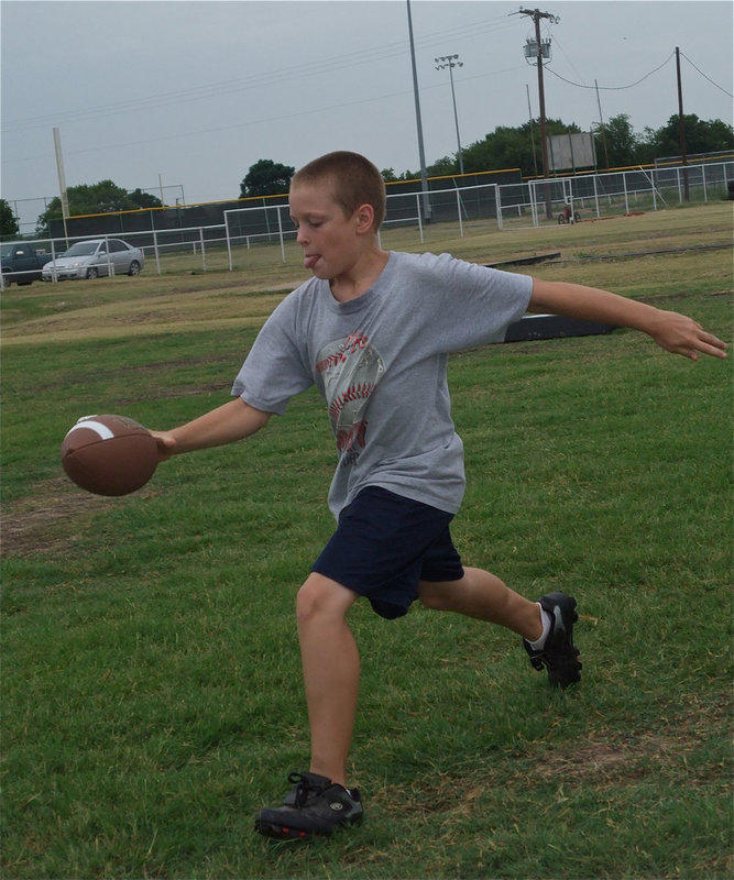 Image: Clay Riddle punts