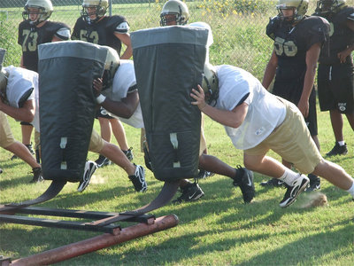 Image: Push ’em back