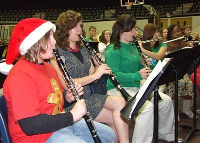 Image: Key players — Trevor Davis, Devan Payne, Bailey DeBorde, Juanita Garcia and Kierra Wilson play Christams music for the Gladiator faithful.