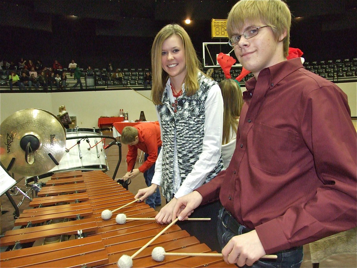 Image: Kaitlyn and Gus — Kaitlyn Rossa and Gus Allen help Gladiator fans celebrate the Holidays.