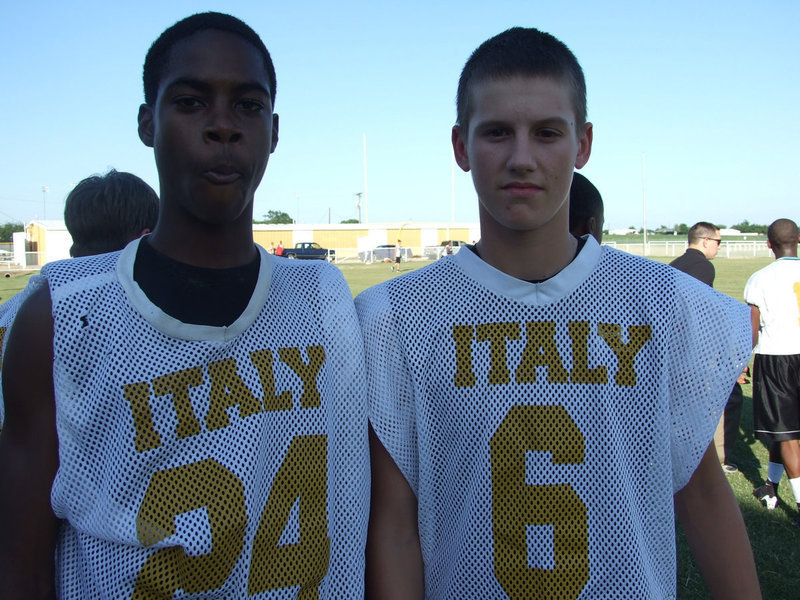 Image: Devonte and Jase — Gladiator receivers Devonte Simmons and Jase Holden.