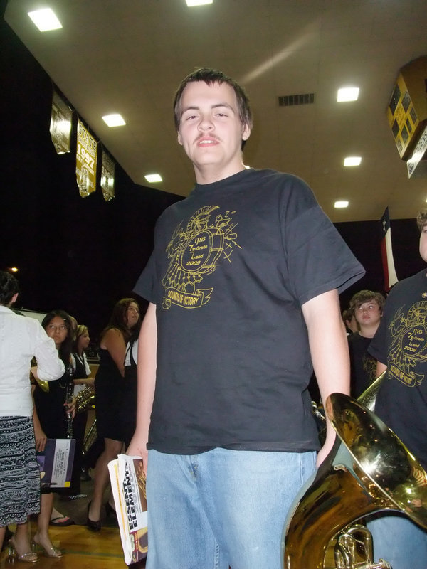 Image: Big bands are back — Big Robert Dellinger, a big boy with a big sound.