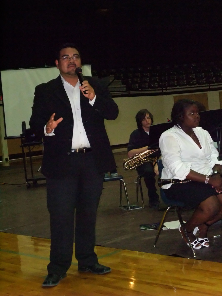 Image: Thanking the little people — Mr. Perez made sure he thanked all his band members, his assistants and parents for all their hard work. And then he thanked the Academy and…