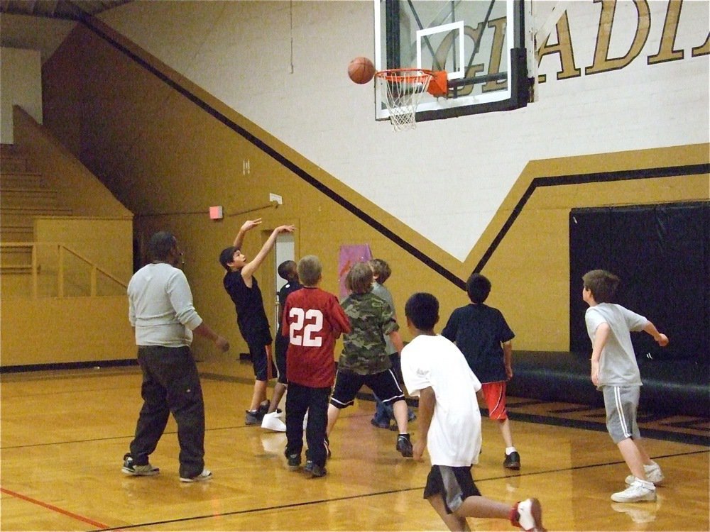 Image: Joseph Celis shoots — Getting ready for the scrimmage.