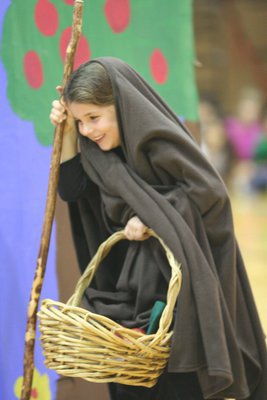 Image: Wicked Queen — Riley made such a pretty little wicked stepmother.