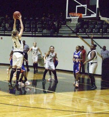 Image: Rossa is awesome — Kaitlyn rebounds the ball on the offensive end.