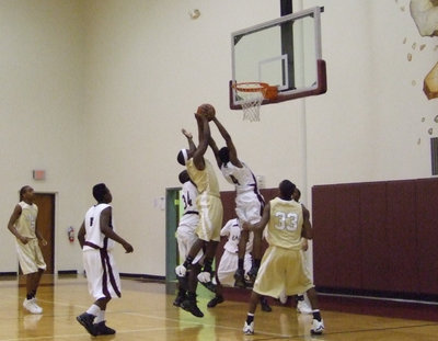 Image: Diamond blocks it — They just can’t get through the Gladiator defense.