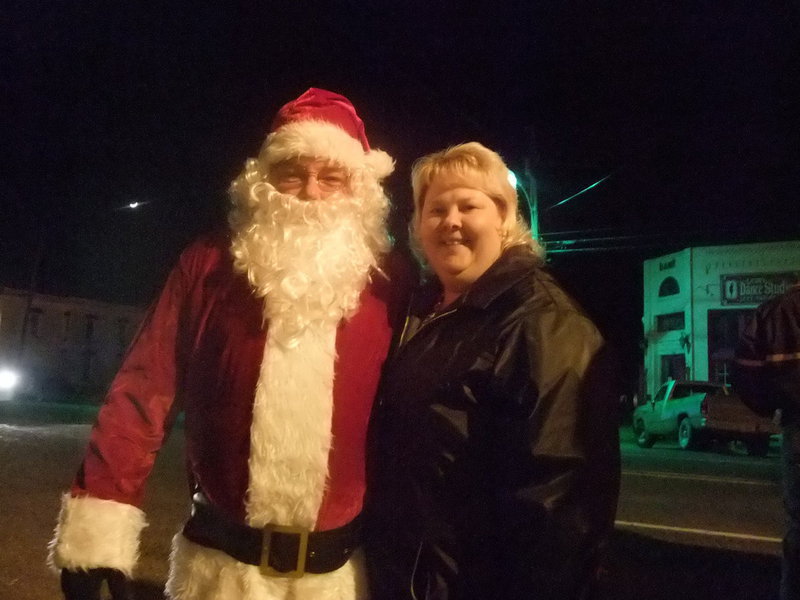 Image: Santa and Crystal Ashcraft — Cute couple!