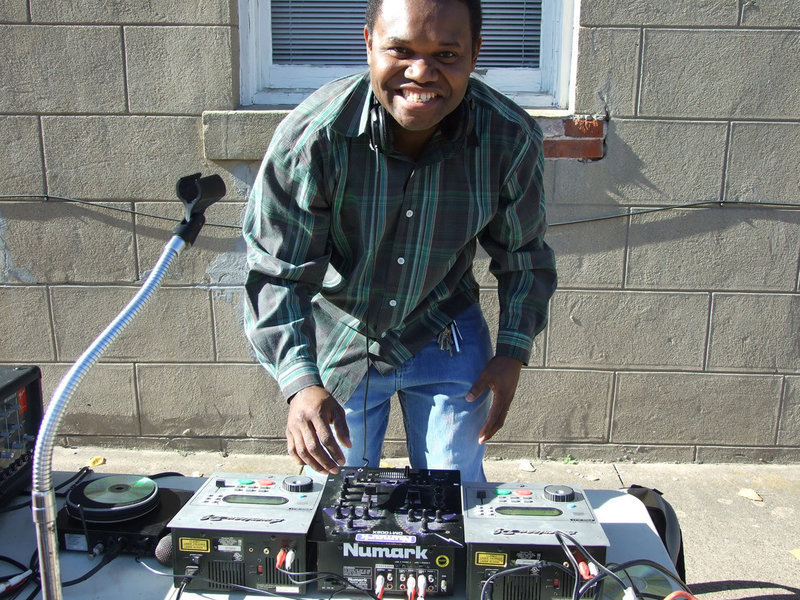 Image: MC Bryant — Bryant Cockran emceed the whole parade and helped give a spark to the festival.