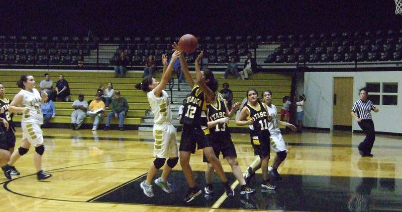 Image: Tit-for-tat — Lady Gladiators JV scored two points, Itasca would score two more. They equally yoked.