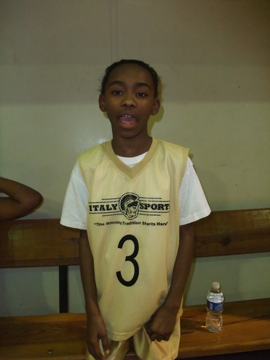 Image: Shouting encouragement — The game was too intense to even relax during a water break.