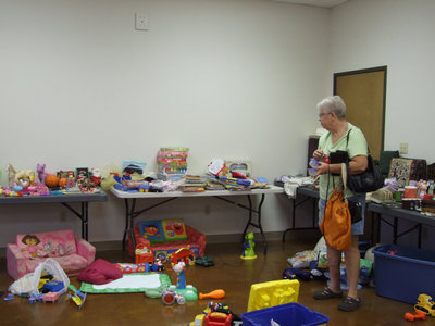 Image: Many, Many Toys — So many toys to choose from!