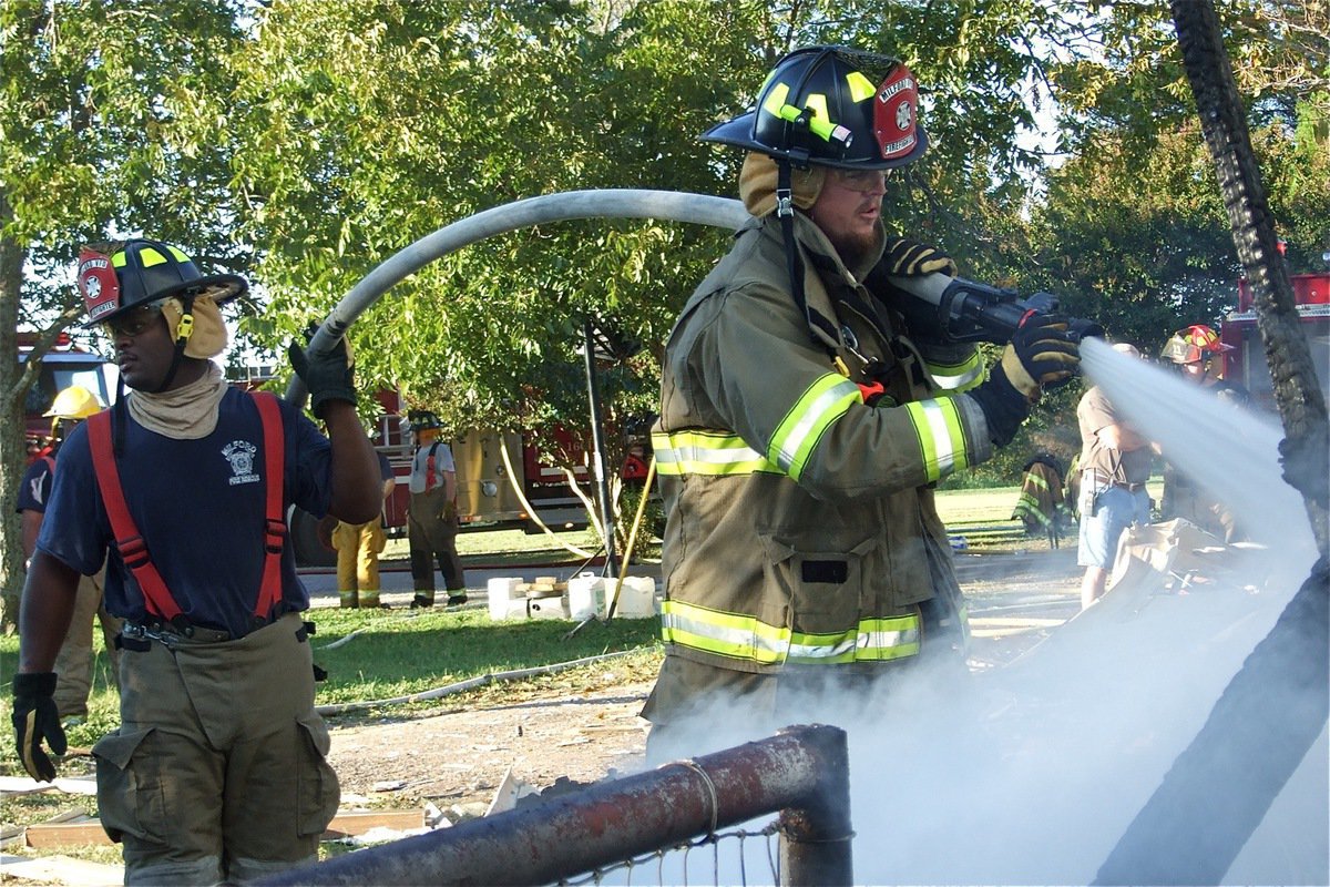 Image: Manning the hose