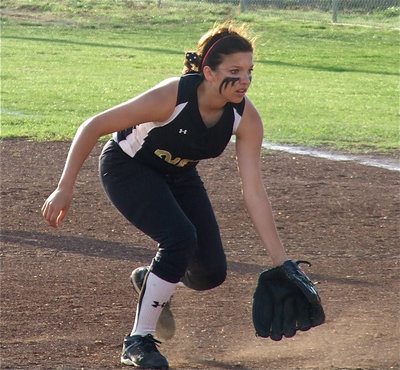 Image: “Mo” on the move — Italy’s Morgan “Mo” Cockerham attacks a bunt from first base.