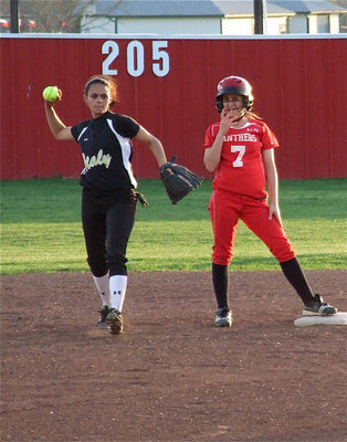 Image: No further — Italy’s Anna Viers holds a Lady Panther on second.