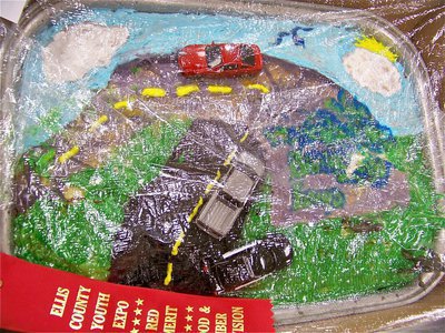 Image: Cruising cake — Slow down and look at this one. Wonder what Elizabeth Compose was doing when she came up with the idea for this decorative cake?