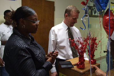 Image: Herald casts his vote