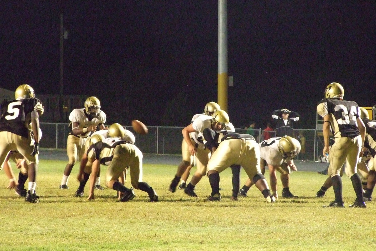 Image: Hike! — Gladiators hike the ball.