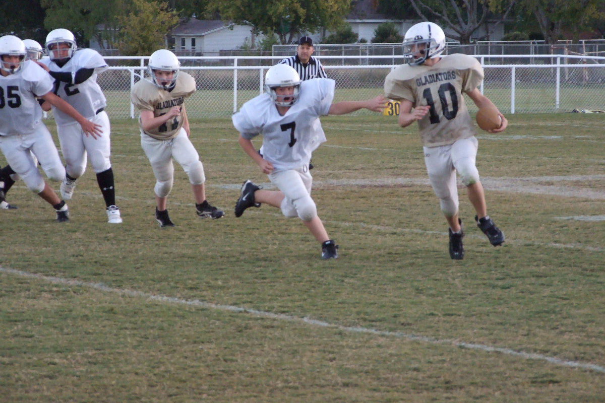 Image: Chase Hamilton — Hamilton runs the ball.