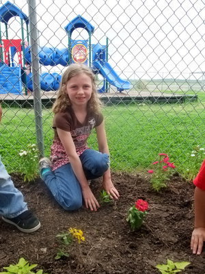 Image: This is my Plant — This little girl had a lot of fun on Earth Day.