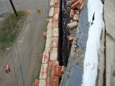 Image: Unstable wall