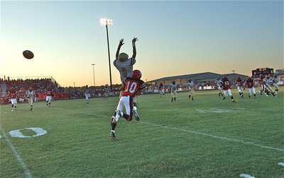 Image: Eager Panther — Gladiator receiver Devonta Simmons(9) draws an interference call on the Panthers to give Italy a first down.