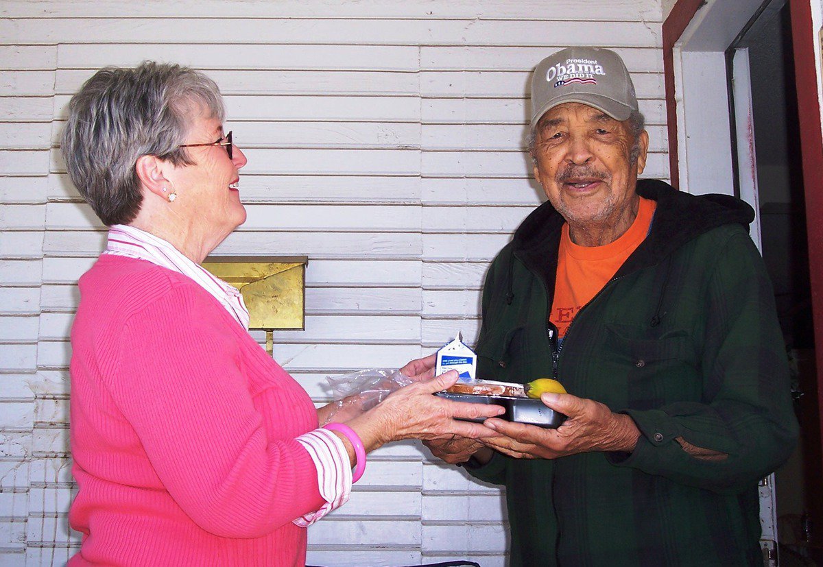 Image: Johnson County volunteer &amp; client