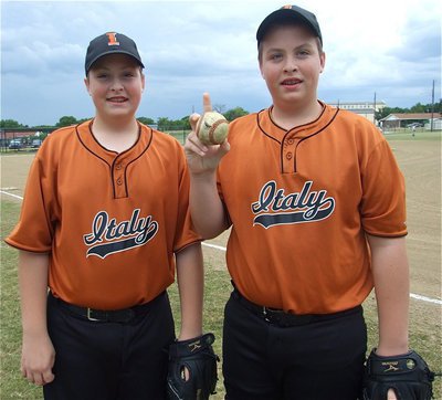Image: And Twins! — Twin brothers Austin and Aaron Pittmon look confident before Italy’s rematch with Whitney.