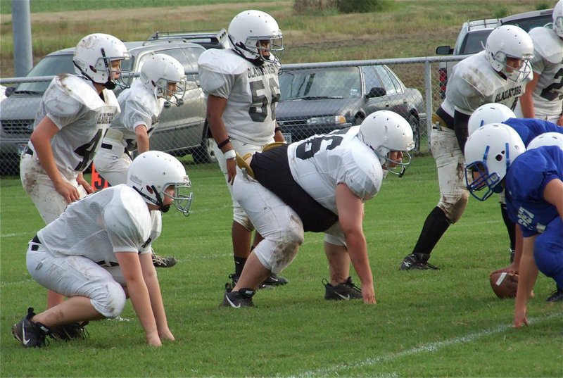 Image: On the ball — The Italy JH defense is ready to attack.