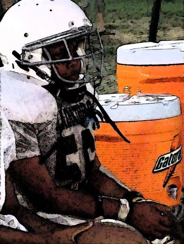 Image: A thousand words — After an unsuccessful outing against Frost, Darol Mayberry(56) will help try to rally his team and paint a pretty picture against Axtell on October 8 in Italy.