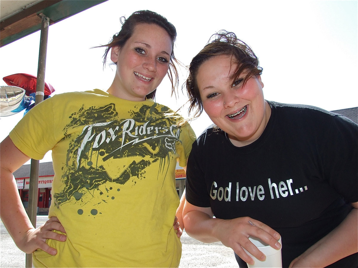 Image: Breyanna &amp; Chelsea — The Beets sisters stop by to check out the Game On Athletics grand opening.