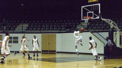Image: 5-on-1 — The very rare 5-on-1 fast break executed by the Gladiators.