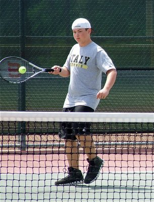 Image: Aiming for glory — Utilizing the forehand shot is, court sniper, Zain Byers.