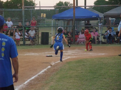 Image: Alyssa races home