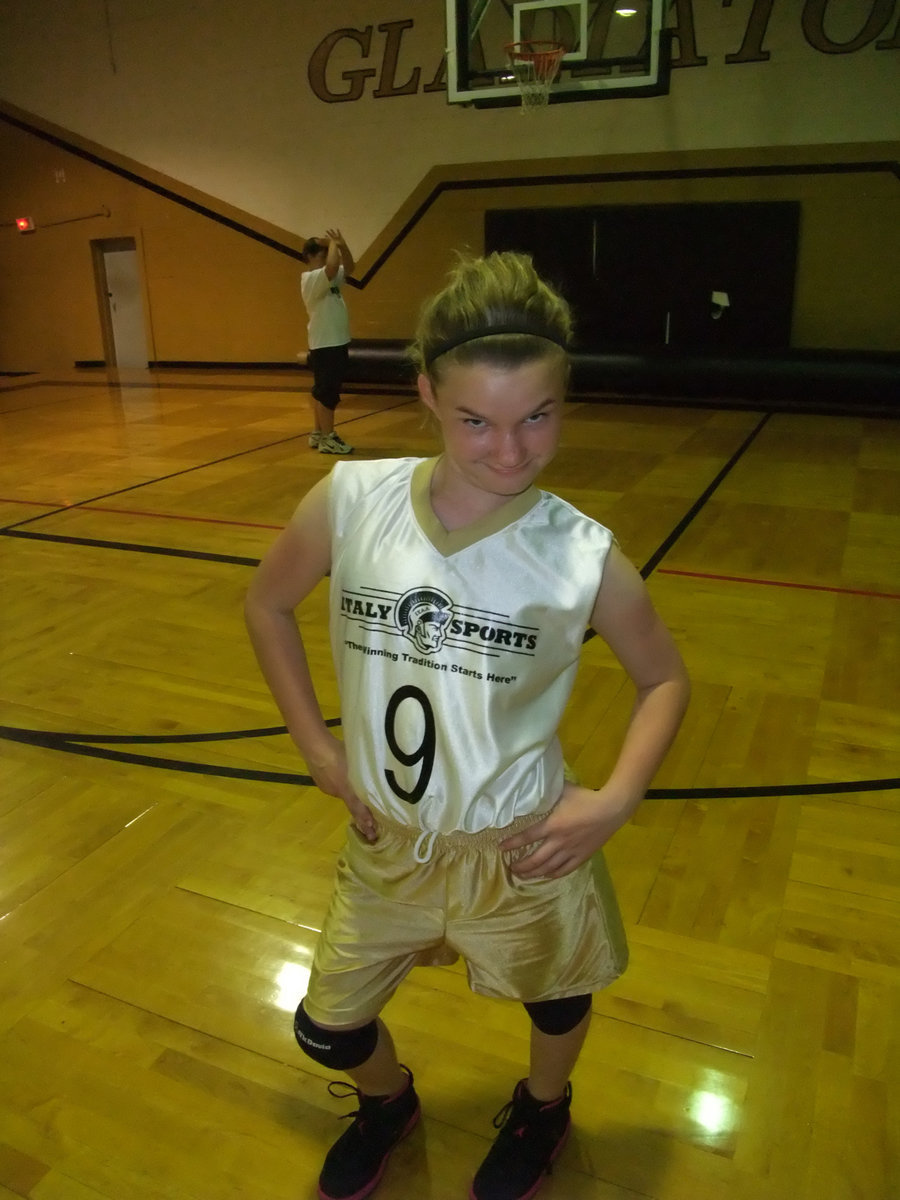 Image: No they didn’t? — Yes they did! Italy 23, the “Girls in Gold,” pulled off the undefeated season with a 9-0 record. Tara Wallis finished the night with 15-points (including two 3-pointers and some attitude).