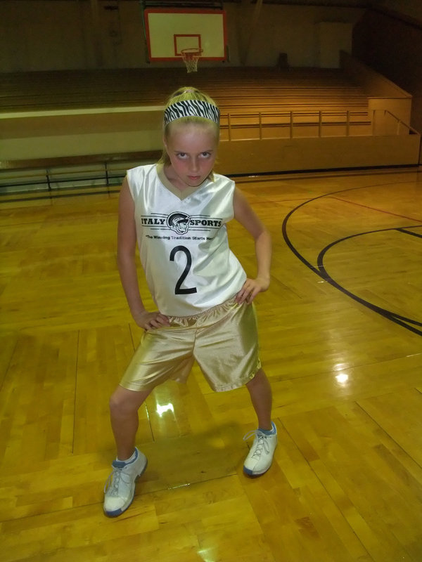 Image: I’m so wearing this… — Hannah and the “Girls in Gold” made a statement on Tuesday, “We can go undefeated or go out on the town, either way we look good in Gold, Black and White.”