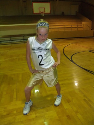 Image: I’m so wearing this… — Hannah and the “Girls in Gold” made a statement on Tuesday, “We can go undefeated or go out on the town, either way we look good in Gold, Black and White.”