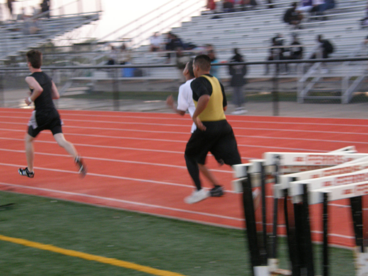 Image: Within reach — Jacob Lopez keeps pace with the pack.