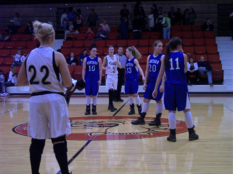 Image: Richards & Rossa — Italy’s #22 Megan Richards & #3 Kaitlin Rossa get set for the tip-off against Wortham.