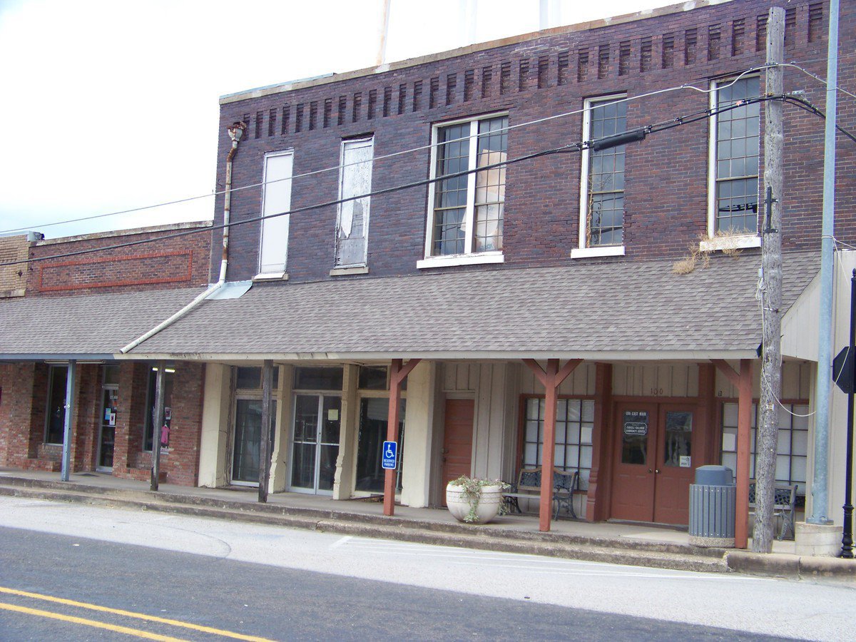 Image: The Closet Store and condemned Community Center, Italy, Texas