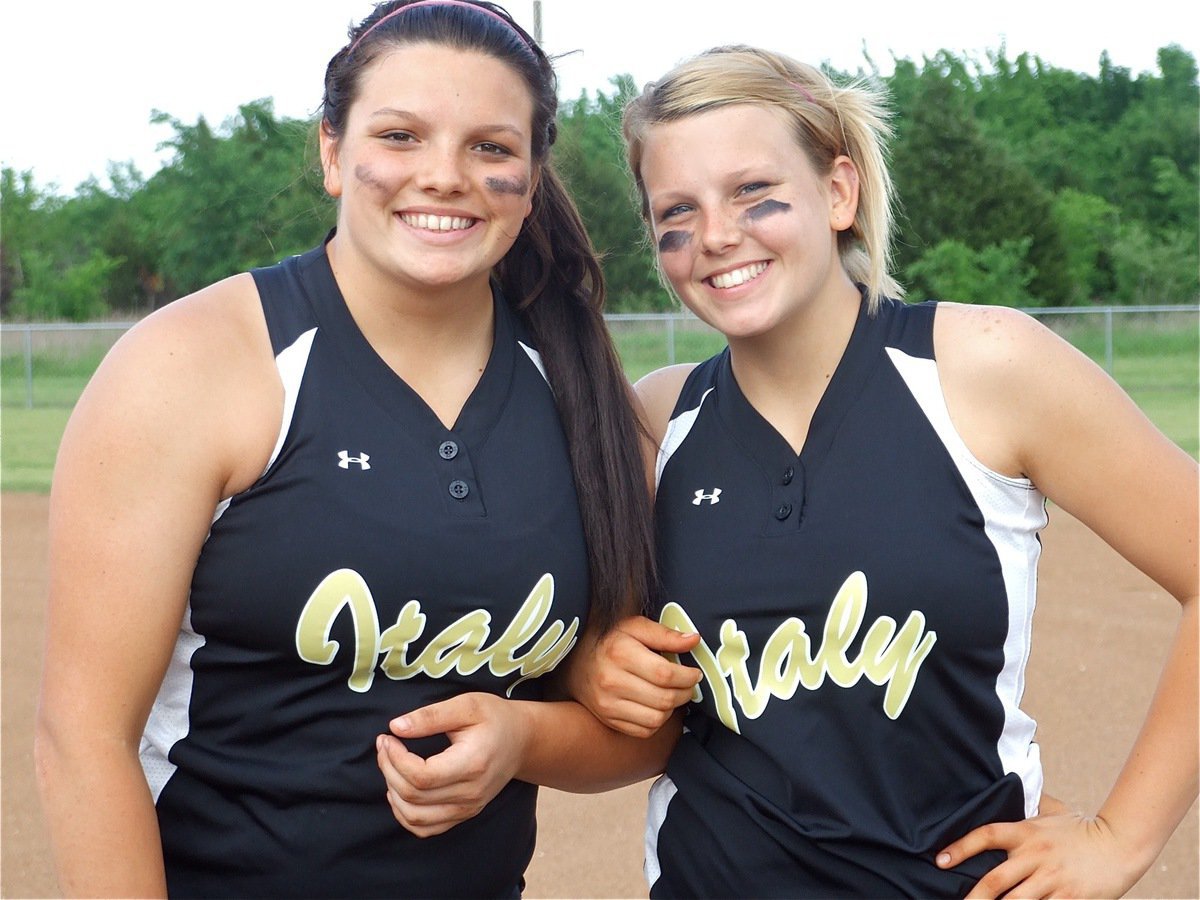 Image: Cori &amp; Casi — Sisters Cori and Cassi Jeffords did their part to help the Lady Gladiators overtake the Dawson Lady Bulldogs Friday in Dawson.