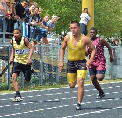 Image: Jacob finishes — Jacob Lopez runs the anchor for Italy’s JV 4 × 100m relay team which finished 2nd in the event.