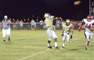 Image: Pass it on — Grounded early, Italy relied on it’s passing attack to get back in the game.