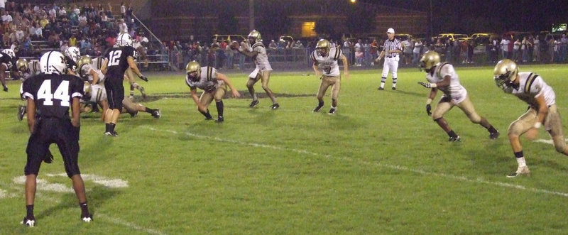 Image: Here comes Italy! — Italy’s offense stormed into the Tiger stadium putting 48-points on the board. Unfortunately, Malakoff scored 50.